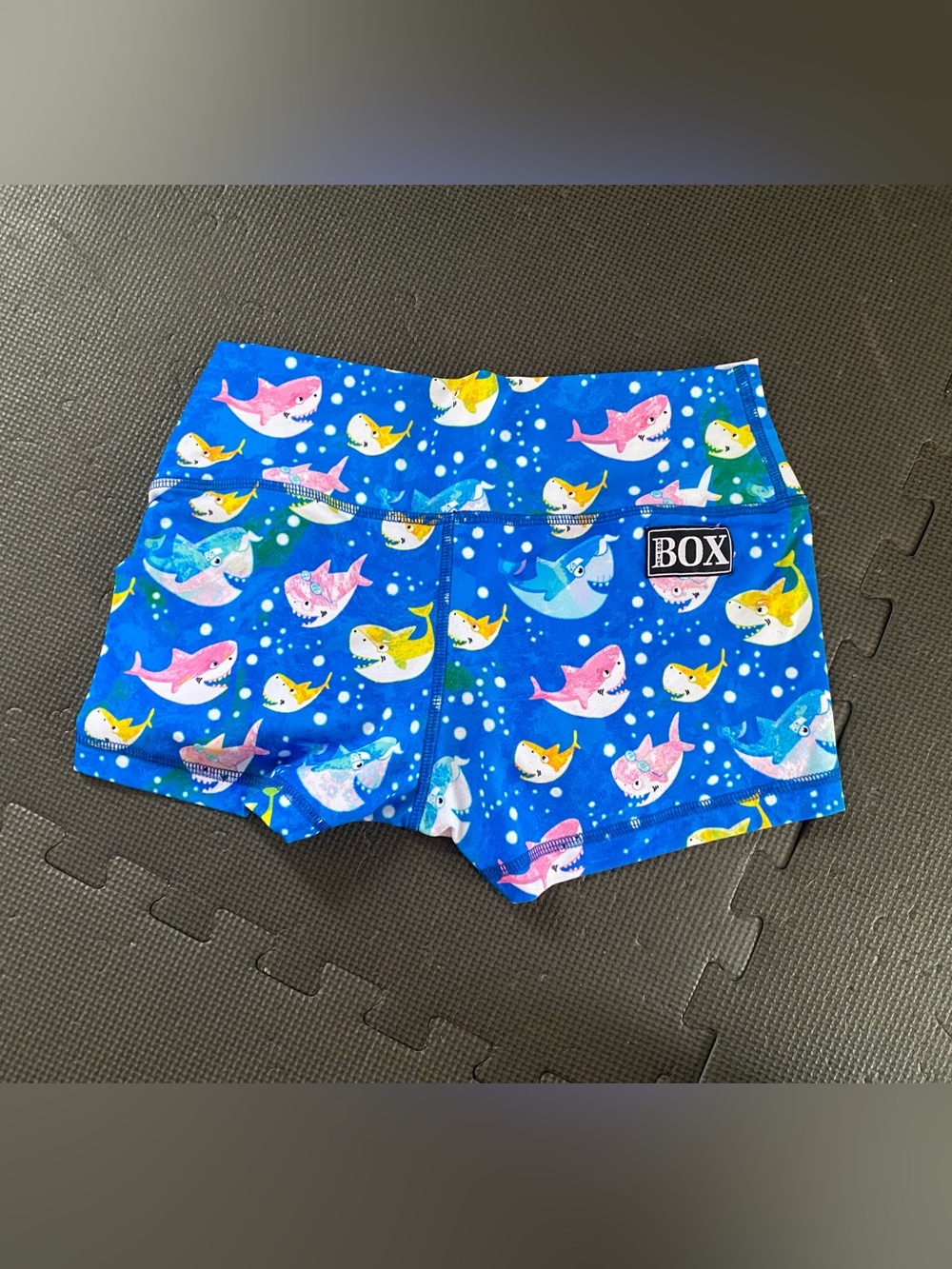 Rok The Box shorts, M